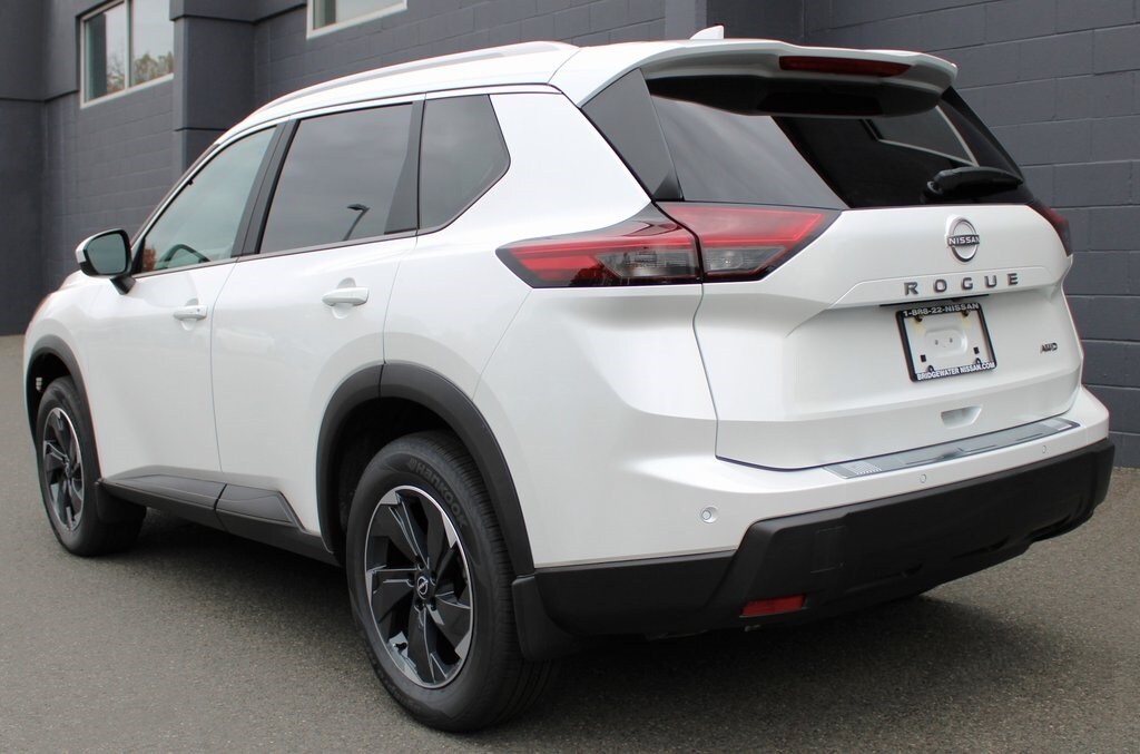 2026 Nissan Rogue SV photo 2