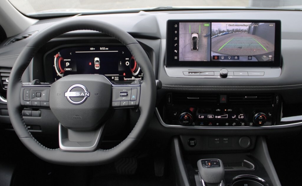 2025 Nissan Rogue SL photo 3