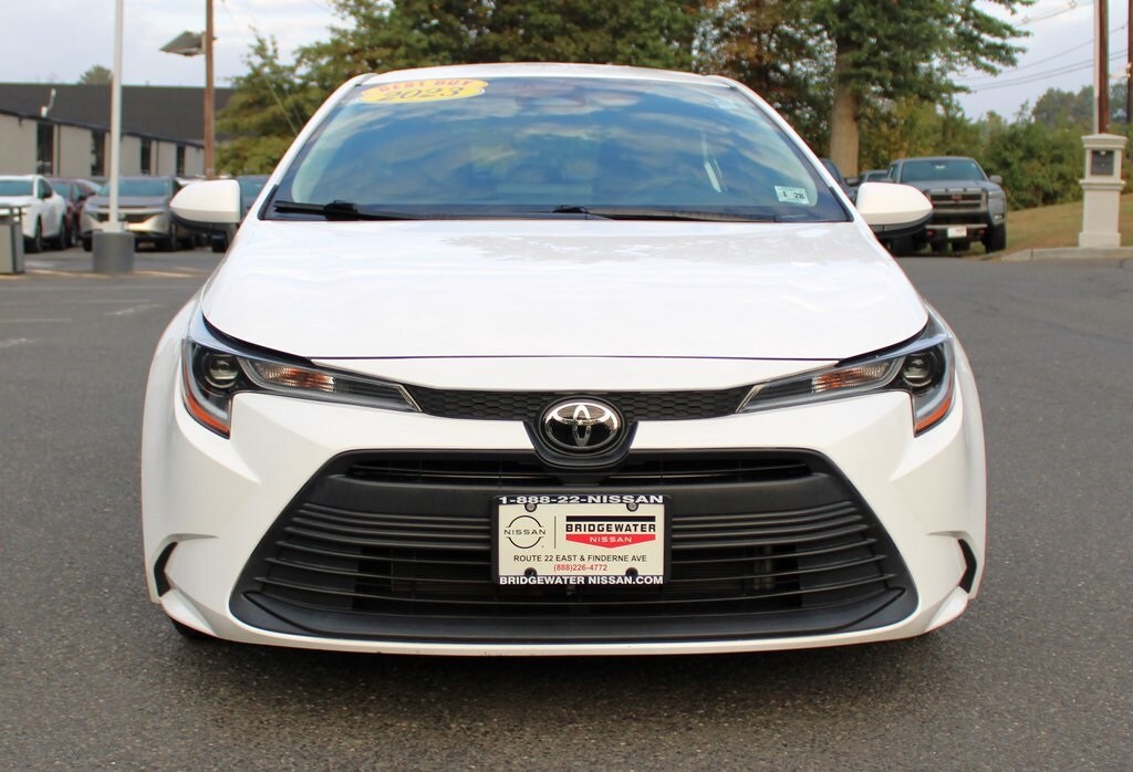 2023 Toyota Corolla LE photo 2