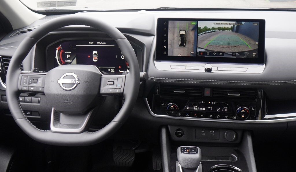 2025 Nissan Rogue SL photo 3