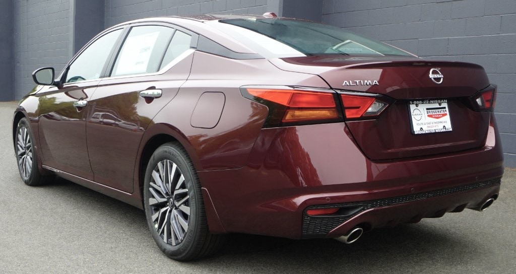 New 2025 Nissan Altima SV Sedan