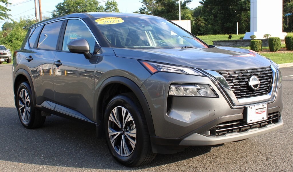 2023 Nissan Rogue SV AWD photo 2