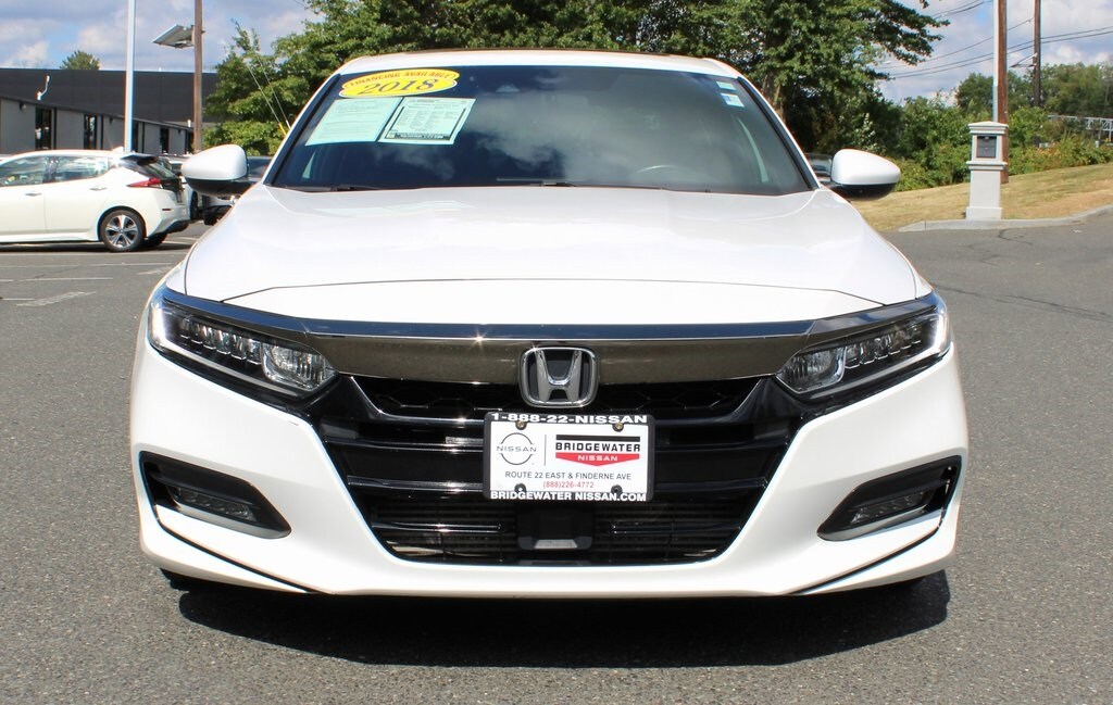 2018 Honda Accord Sport 2.0T photo 2