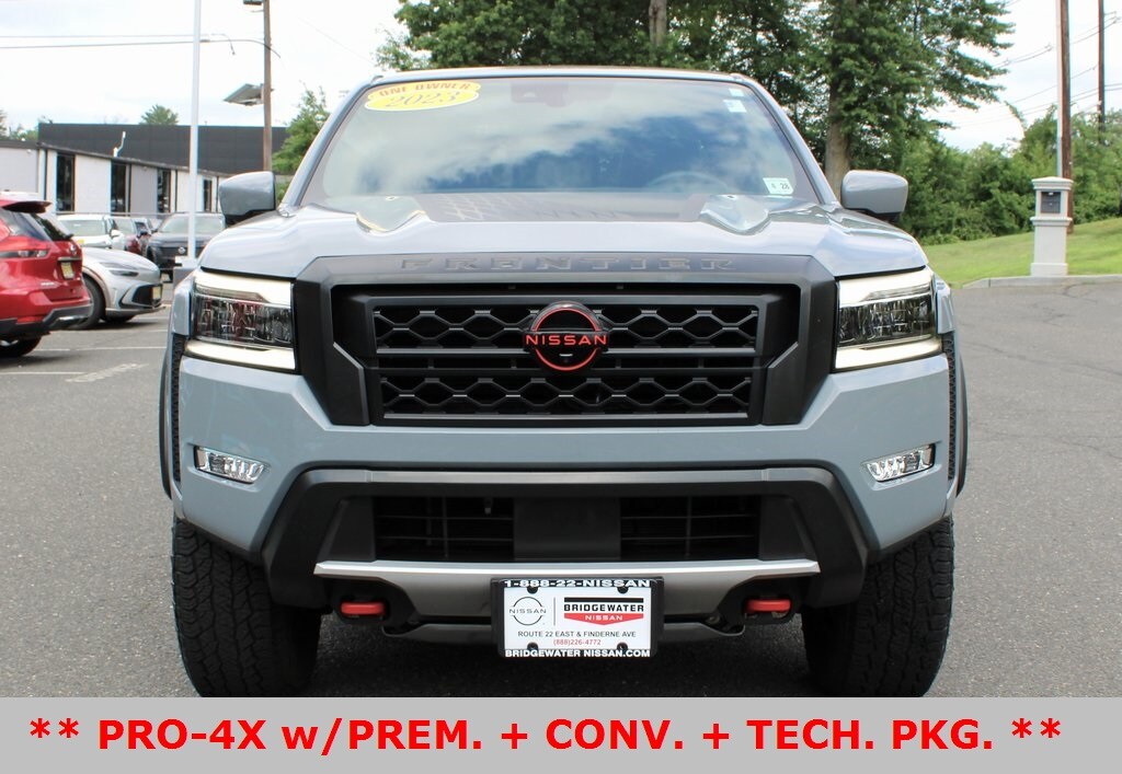 2023 Nissan Frontier PRO-4X photo 2