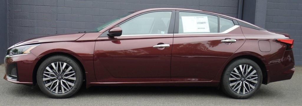 New 2025 Nissan Altima SV Sedan