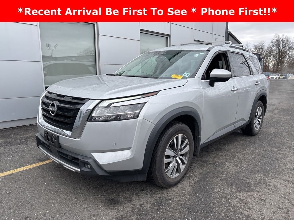 Used 2023 Nissan Pathfinder SL SUV