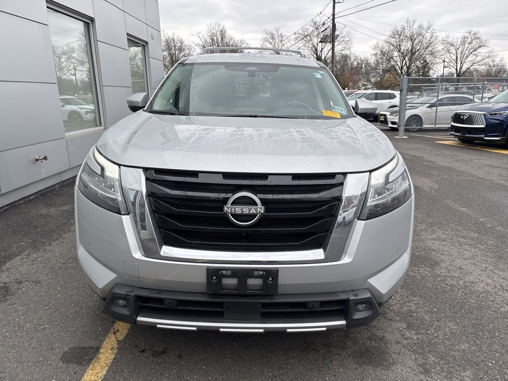 Used 2023 Nissan Pathfinder SL SUV