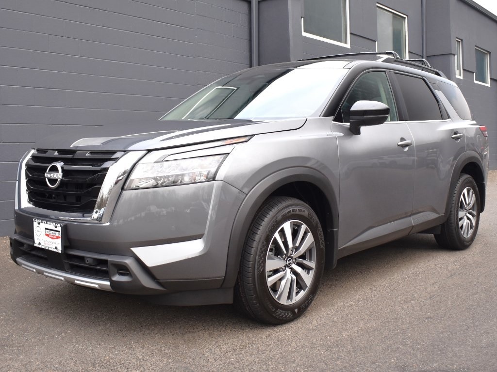 New 2025 Nissan Pathfinder SL SUV