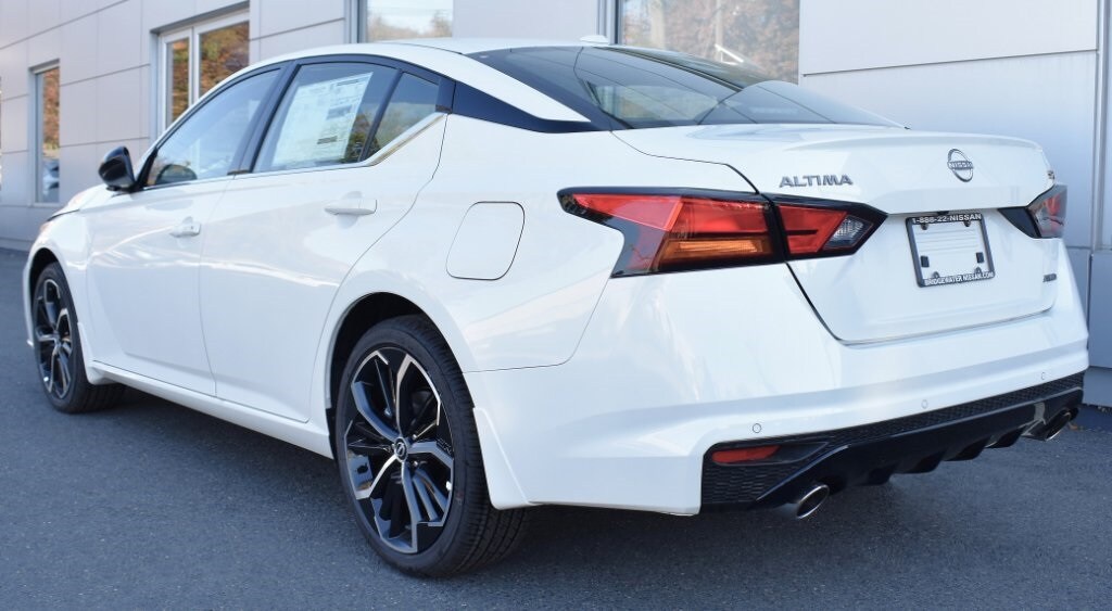 New 2025 Nissan Altima SR Sedan