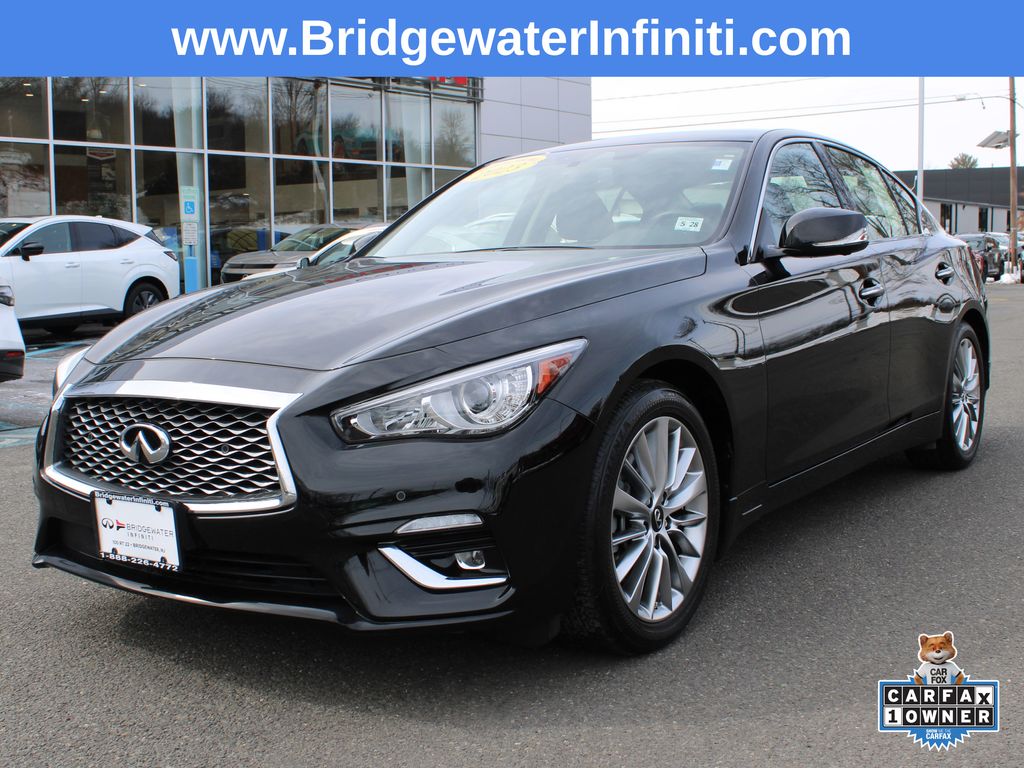 2023 INFINITI Q50 LUXE