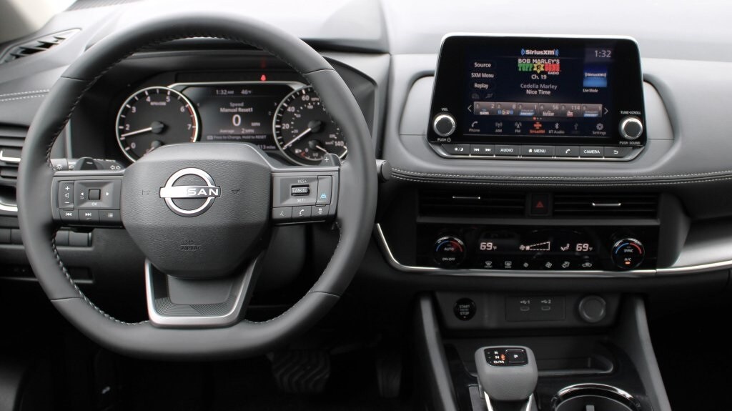 2026 Nissan Rogue SV photo 3