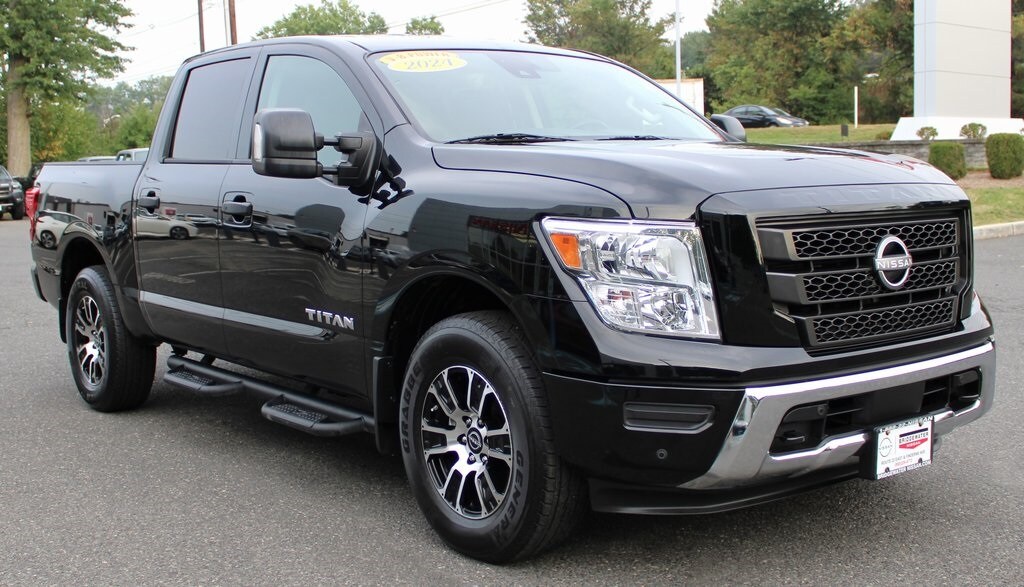 2024 Nissan Titan SV photo 3