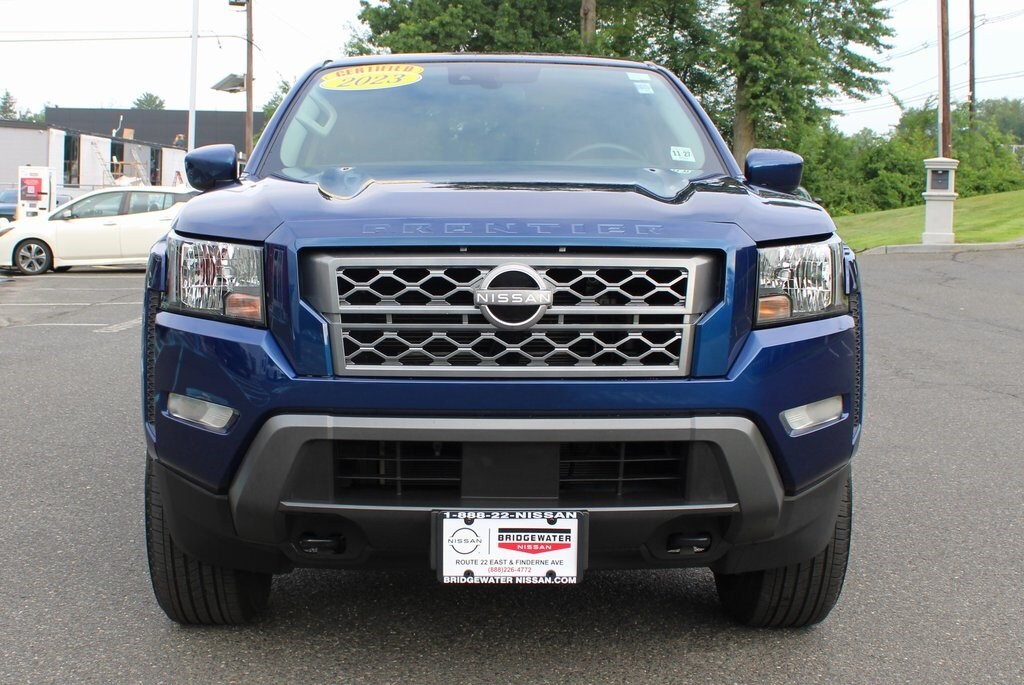2023 Nissan Frontier SV photo 2