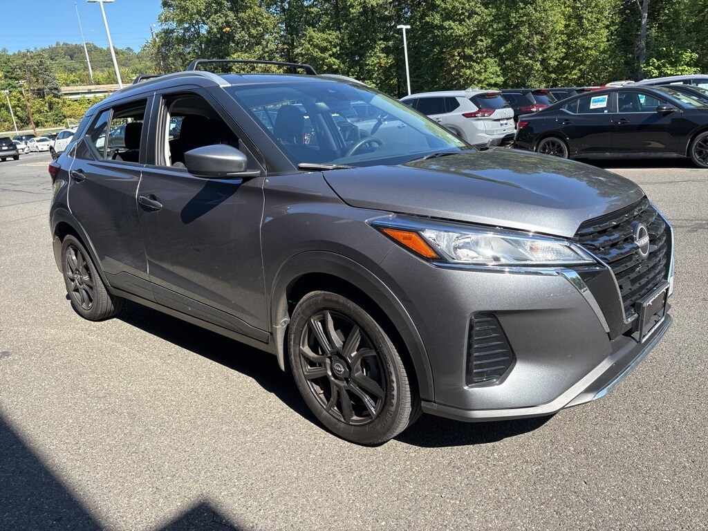 2024 Nissan Kicks SV photo 2