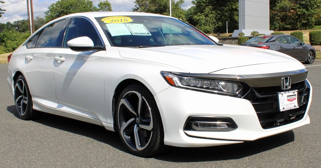 2018 Honda Accord Sport 2.0T photo 3