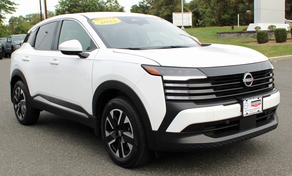 2025 Nissan Kicks SV photo 2