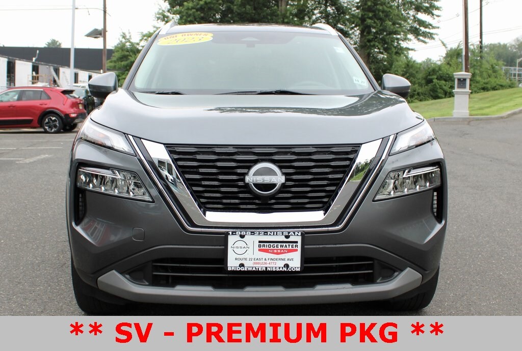 2023 Nissan Rogue SV photo 2