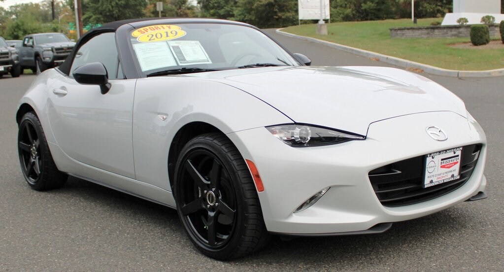 2019 Mazda MX-5 Miata Miata Sport photo 3
