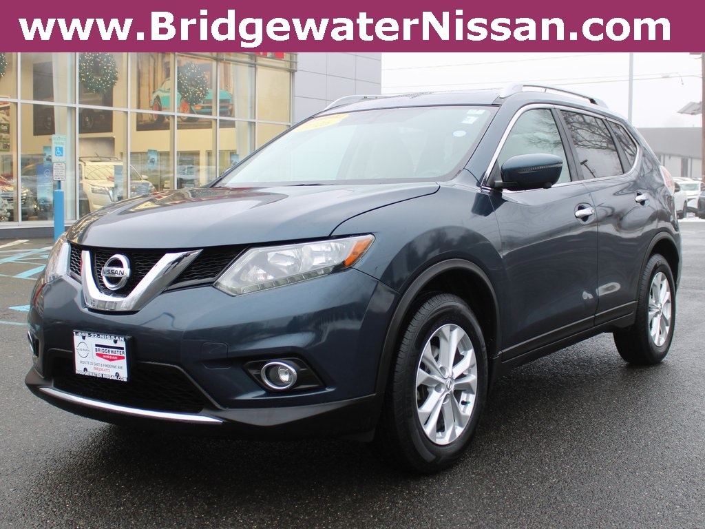 2016 Nissan Rogue SV's photo