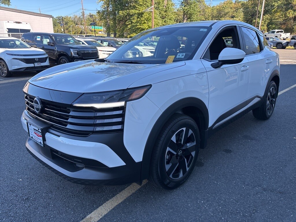2025 Nissan Kicks SV photo 3