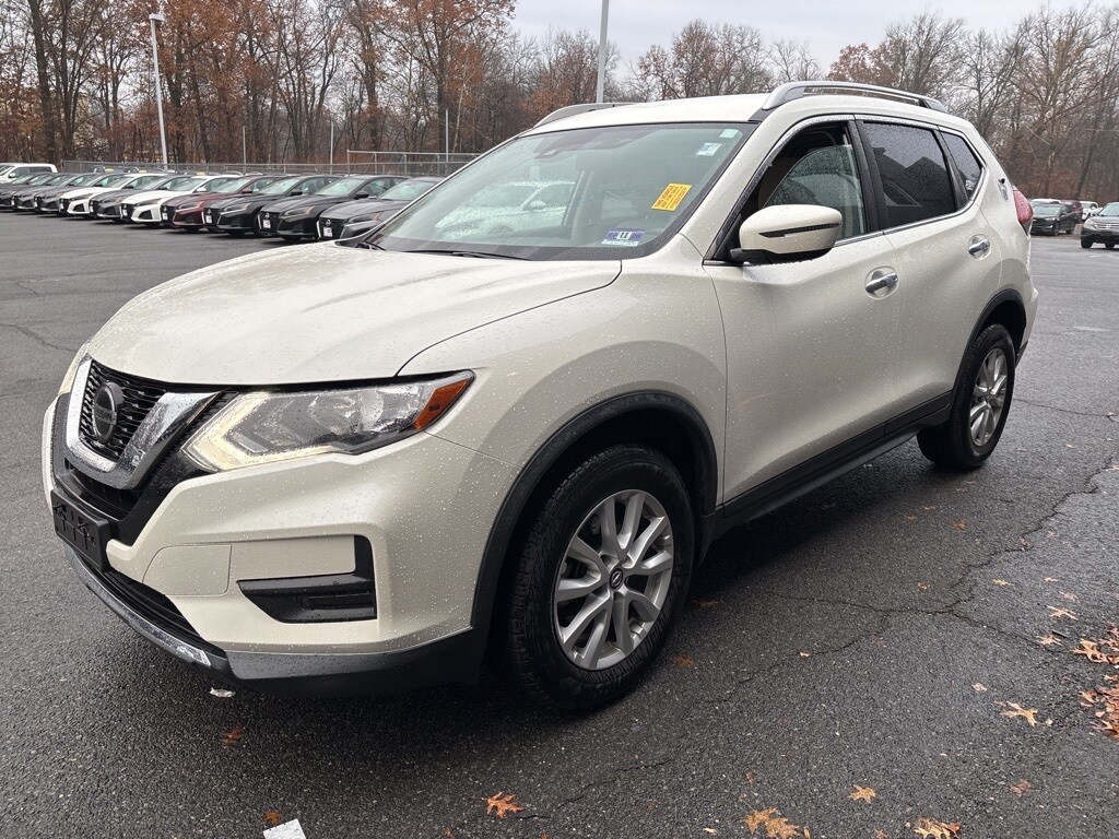 2020 Nissan Rogue SV photo 3