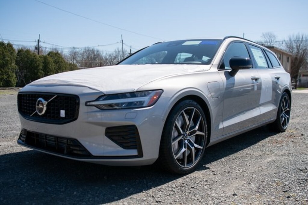 New 2024 Volvo V60 Recharge PlugIn Hybrid T8 Polestar Engineered in