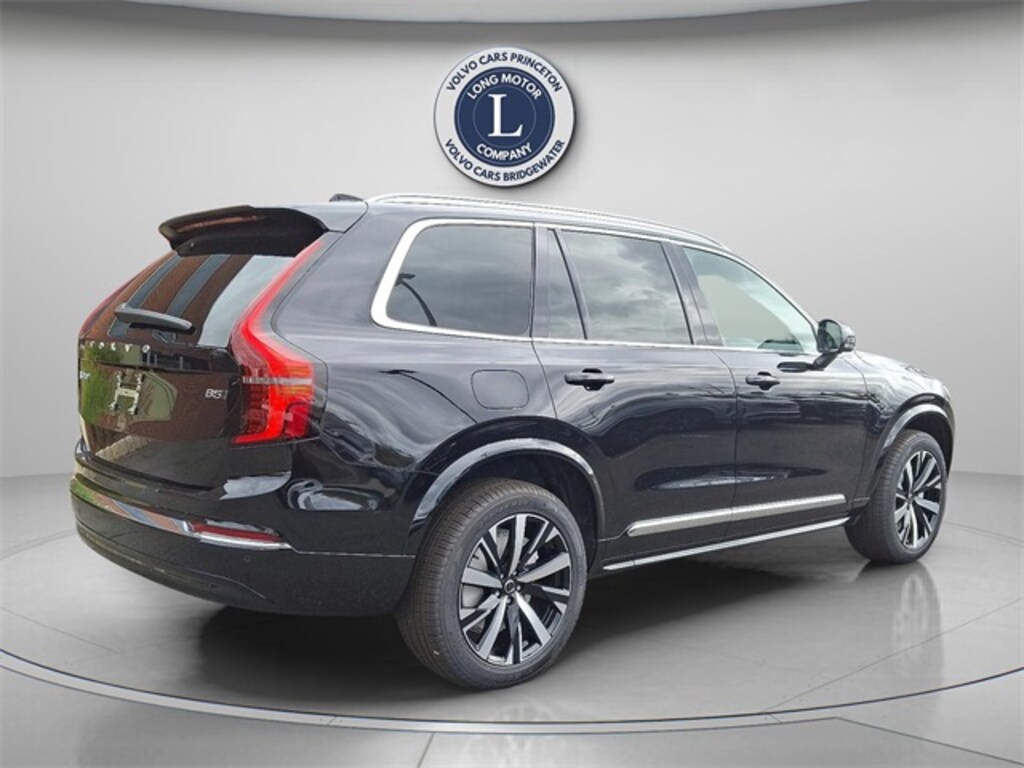 New 2026 Volvo XC90 B5 Core SUV