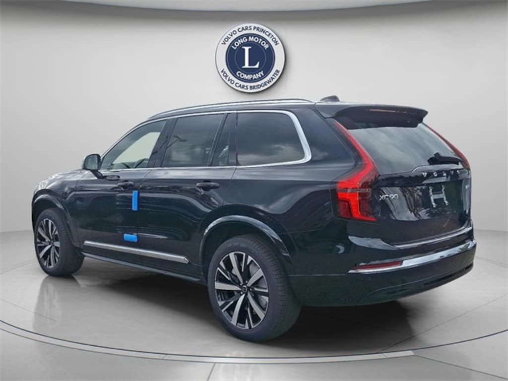 New 2026 Volvo XC90 B5 Core SUV