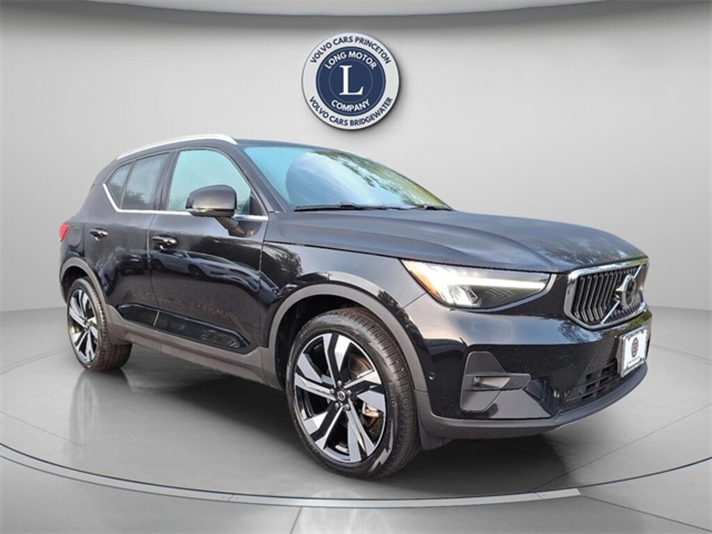 Used 2025 Volvo XC40 B5 Plus Bright Theme SUV
