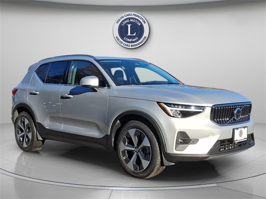 Certified 2025 Volvo XC40 B5 Plus Bright Theme SUV