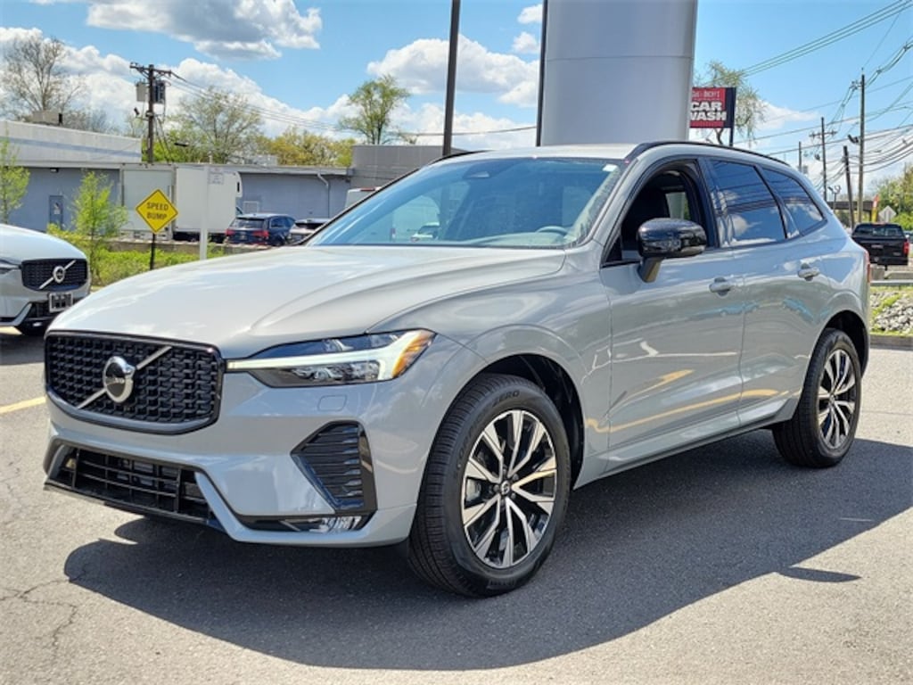 New 2024 Volvo XC60 B5 Core Dark in Vapour Gray For Sale/Lease in