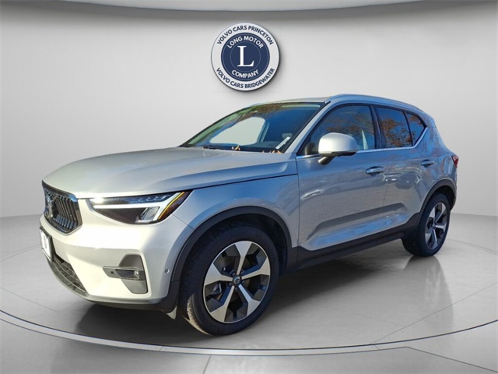 Certified 2025 Volvo XC40 B5 Plus Bright Theme SUV
