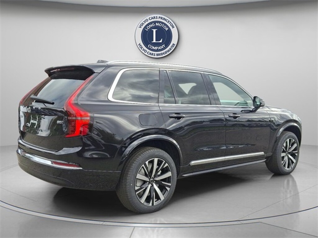 New 2026 Volvo XC90 B5 Core SUV