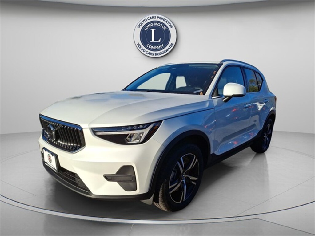Certified 2025 Volvo XC40 B5 Core Bright Theme SUV