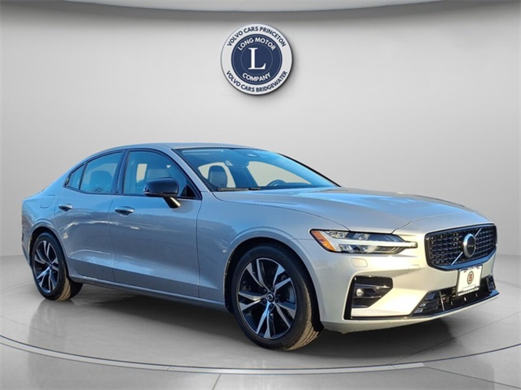 Used 2025 Volvo S60 B5 Core Sedan