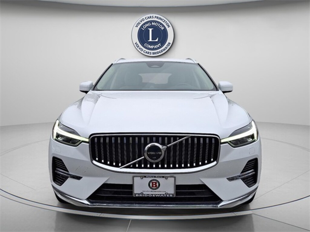Used 2022 Volvo XC60 Recharge Plug-In Hybrid eAWD Inscription SUV