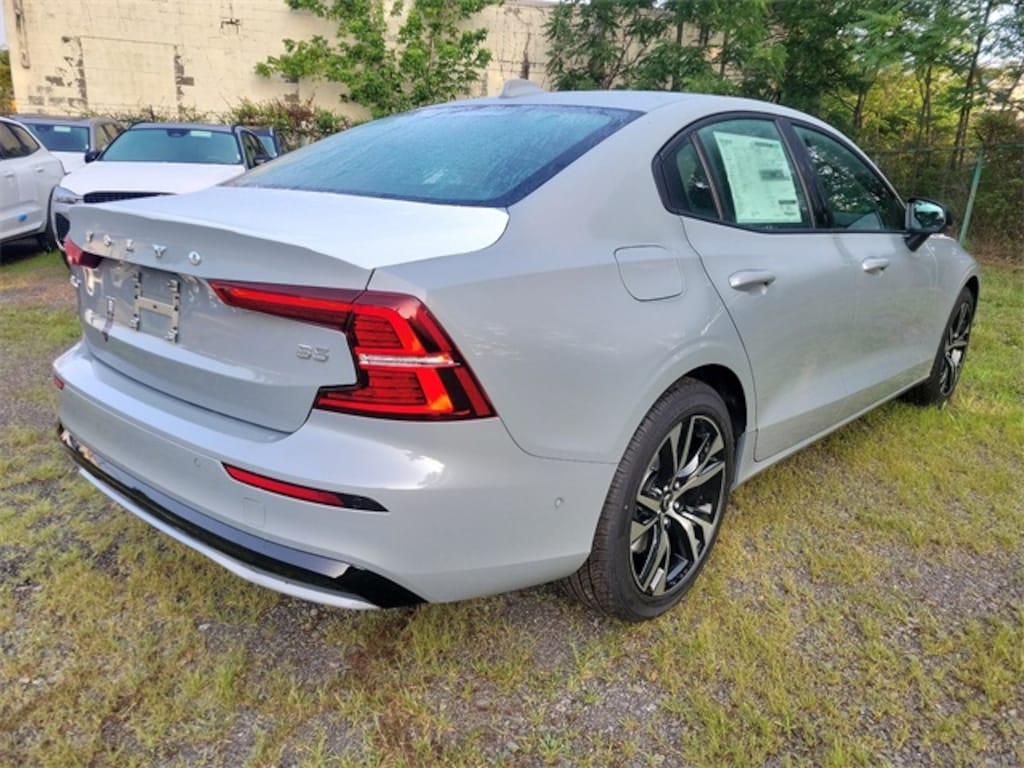 New 2024 Volvo S60 B5 Plus Dark in Vapour Gray For Sale/Lease in