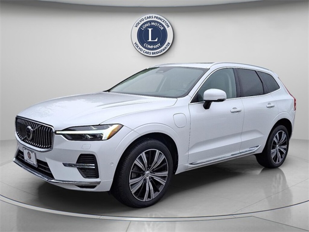 Used 2022 Volvo XC60 Recharge Plug-In Hybrid eAWD Inscription SUV