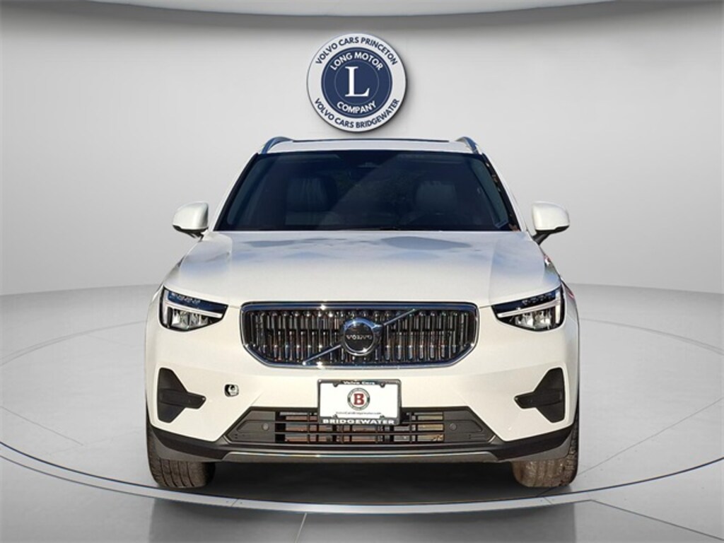 Certified 2025 Volvo XC40 B5 Core Bright Theme SUV