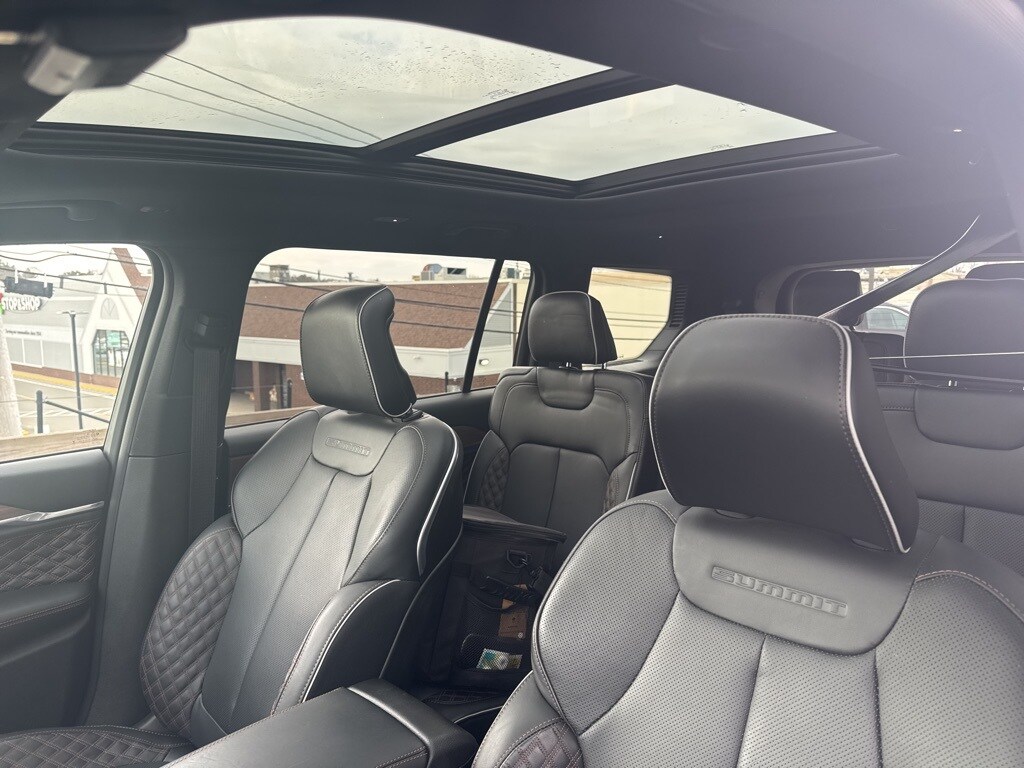 2024 Jeep Grand Cherokee L Summit photo 3