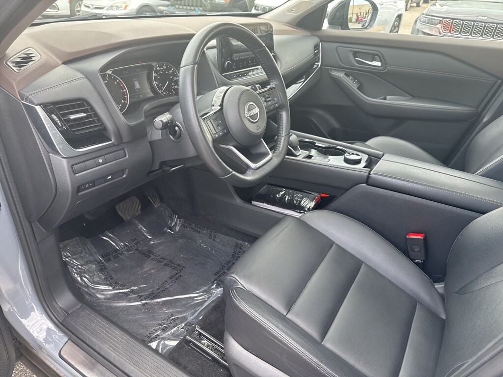 2023 Nissan Rogue SL photo 3