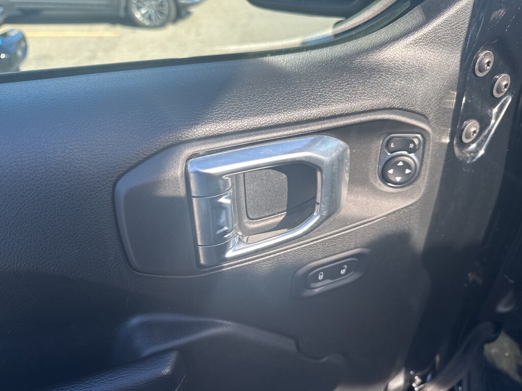 2022 Jeep Wrangler Unlimited Sport S photo 2