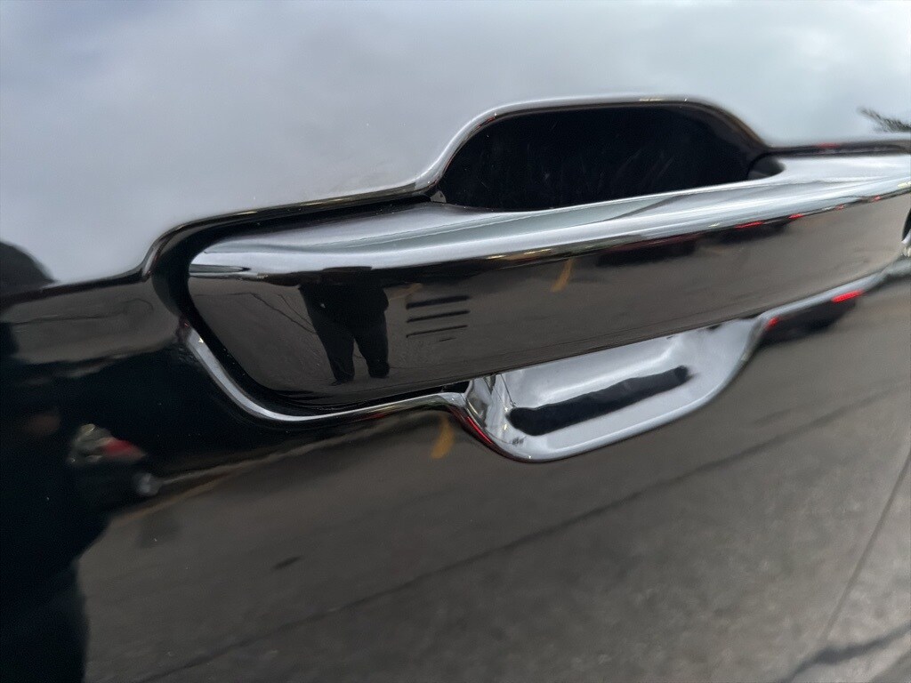 2023 Jeep Grand Cherokee Limited photo 2