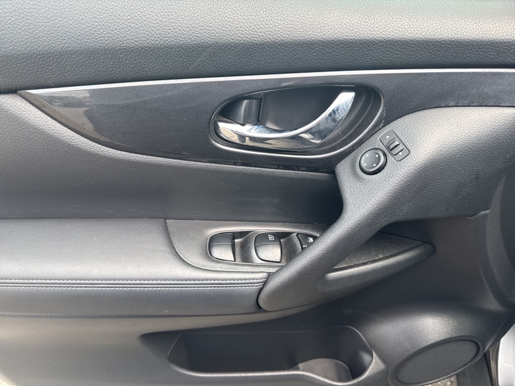 Used 2019 Nissan Rogue SV with VIN KNMAT2MVXKP558140 for sale in Natick, MA