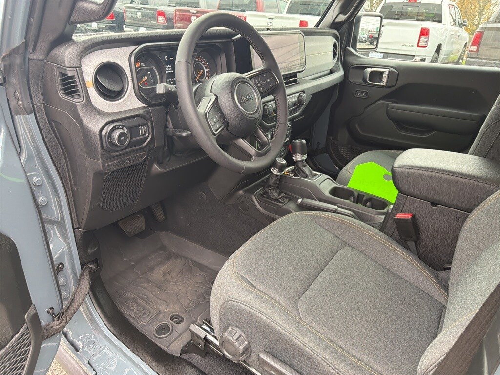 2025 Jeep Wrangler Willys photo 4