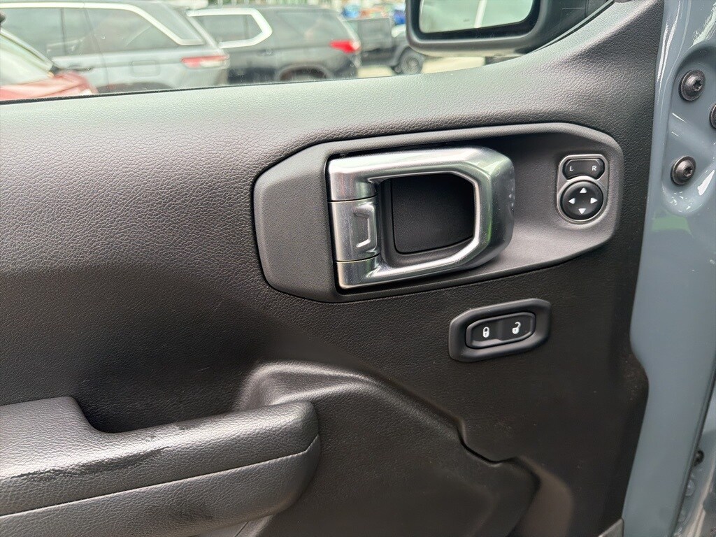 2025 Jeep Wrangler Willys photo 3