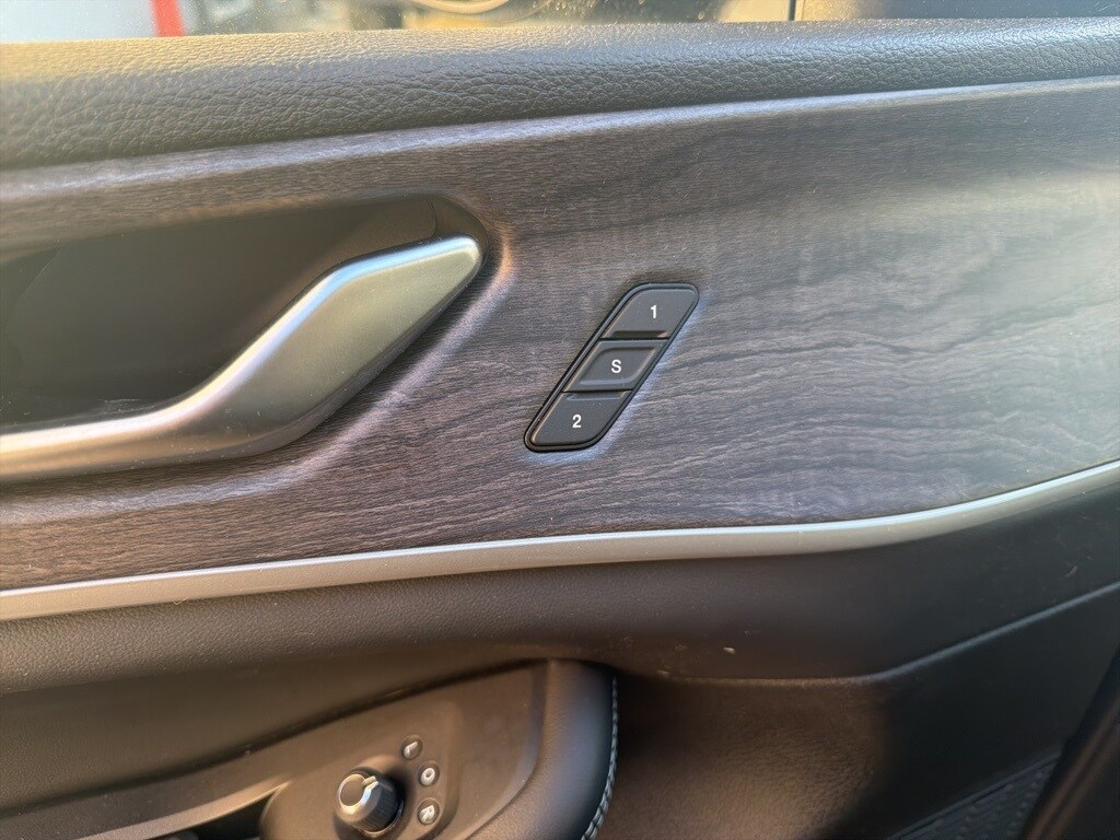 Used 2023 Jeep Grand Cherokee Limited SUV