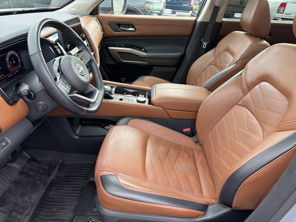 2022 Nissan Pathfinder Platinum photo 4