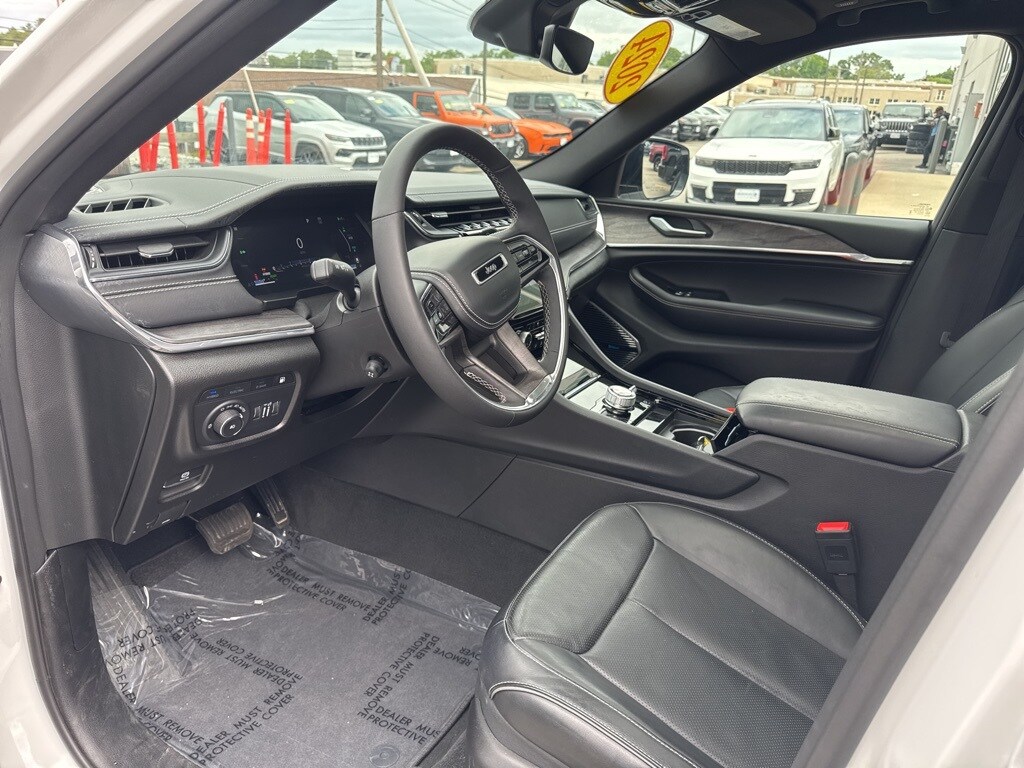 2024 Jeep Grand Cherokee Overland 4xe photo 4