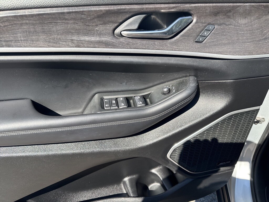 2021 Jeep Grand Cherokee Limited photo 2